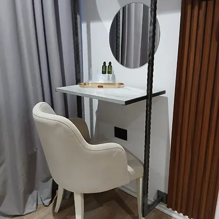 Hotel Apollonia Fier